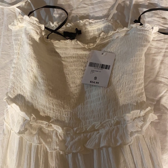 White sun dress - Picture 2 of 4